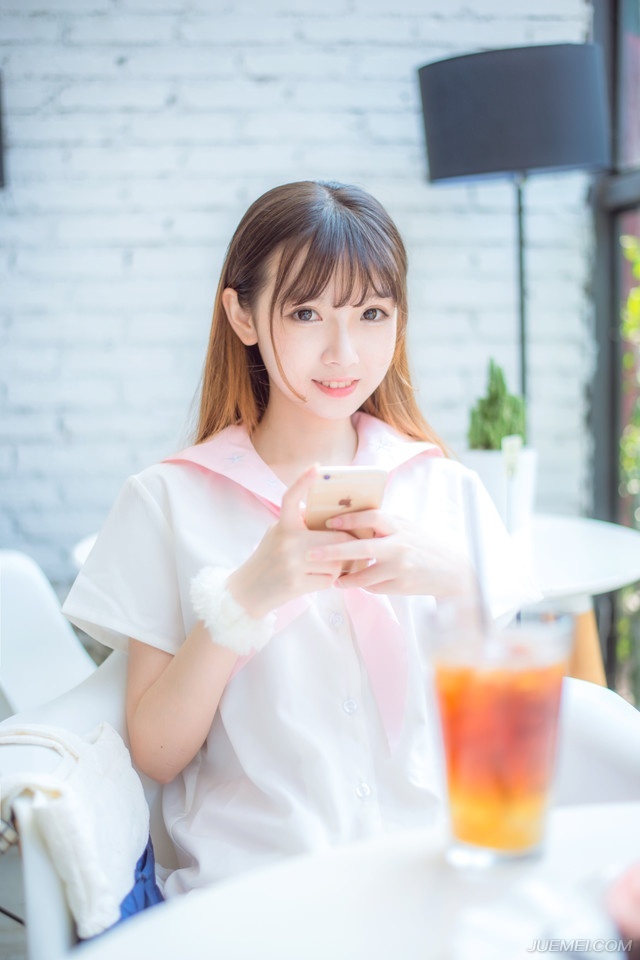 “将军放心，我等自会将话带到。”两人再次向孟达抱拳之后，便换上了将士的盔甲，在孟达的带领下，离开了刺史府，很快消失在街道的尽头。